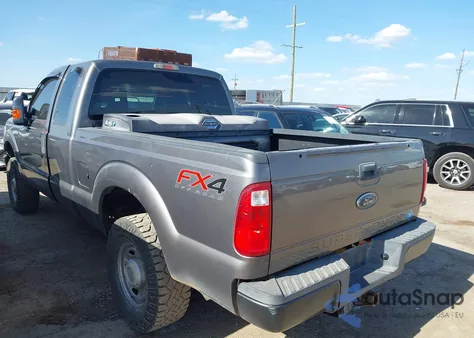 2013 Ford F-250 Xl z USA, uszkodzony, nr VIN 1FT7X2B61DEB53308